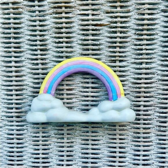 Charming 1970s Homco Porcelain Rainbow Figurine - Vintage Decor Collectible - Picture 1 of 7